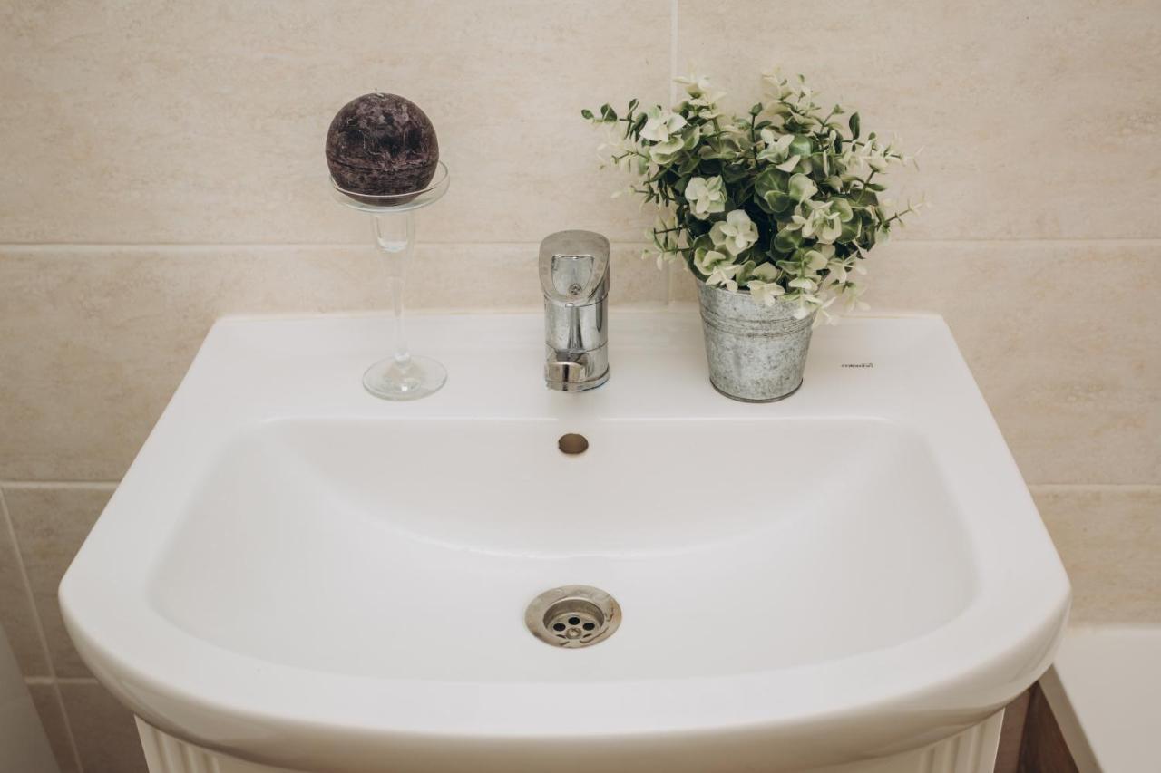 Luxe Apart-Hotel Near Lavina New Building 1 Floor Sumy Ngoại thất bức ảnh